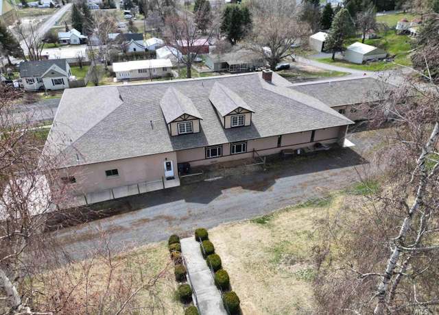 Property at 732 W Walnut St, Genesee, ID 83832, 7 beds, 4 baths