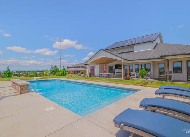 Property at 1556 Richardson Ave, Lewiston, ID 83501, 3 beds, 2.5 baths