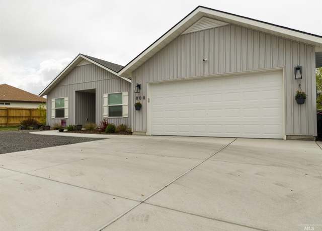 Property at 808 Adell Ave, Filer, ID 83328-5340, 4 beds, 2 baths