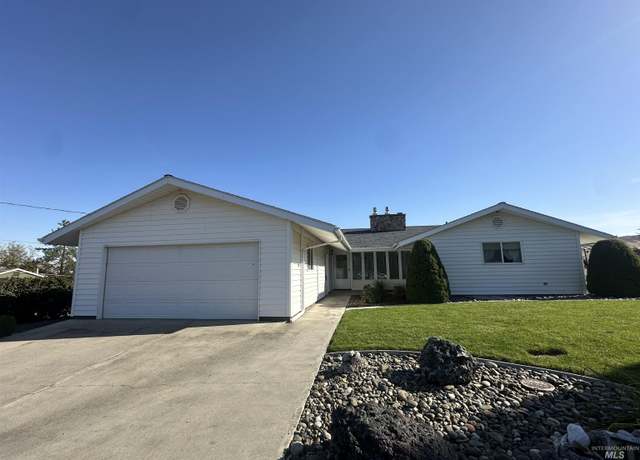 Property at 1637 Rimview Dr, Clarkston, WA 99403, 4 beds, 3 baths