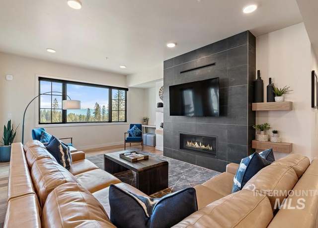 Property at 720 Village Dr #401, Donnelly, ID 83615, 3 beds, 2 baths