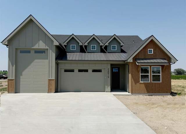 Property at 24915 Haflinger Way, Middleton, ID 83644, 3 beds, 2.5 baths