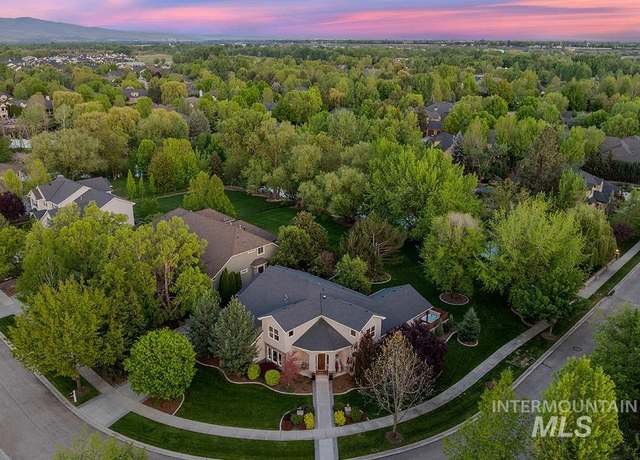 Property at 1452 S Hidden Island Pl, Eagle, ID 83616, 4 beds, 2.5 baths
