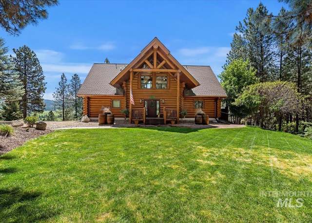 Property at 38 Blue Shadow Dr, Garden Valley, ID 83622, 3 beds, 3.5 baths