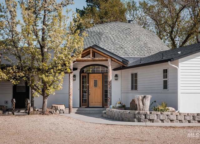 Property at 8600 W Brookside Ln, Boise, ID 83714, 4 beds, 2.5 baths