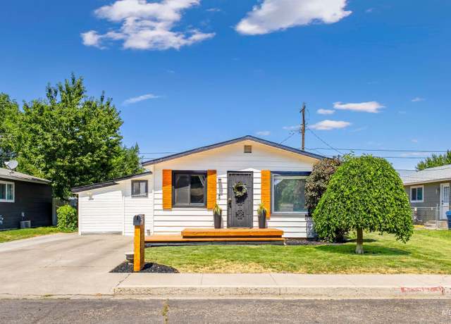 Property at 1300 E 5th St N, Mountain Home, ID 83647, 3 beds, 2 baths