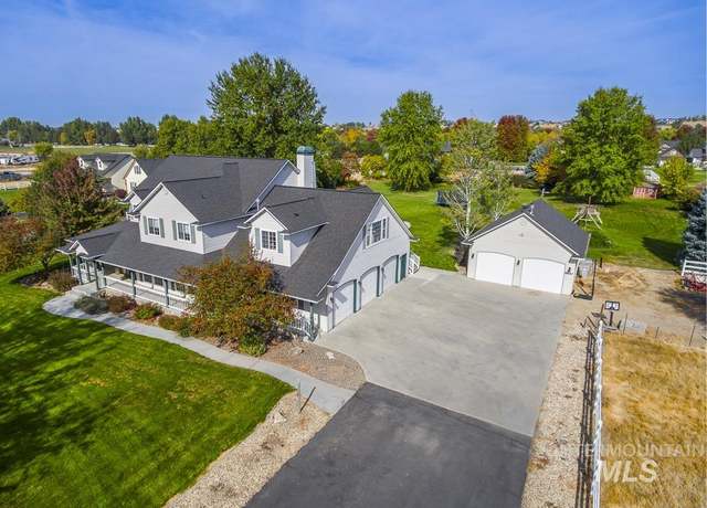 Property at 8630 Vic Ln, Middleton, ID 83644, 5 beds, 3.5 baths
