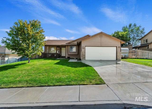 Property at 365 W Bloomington Dr, Meridian, ID 83642, 3 beds, 2 baths
