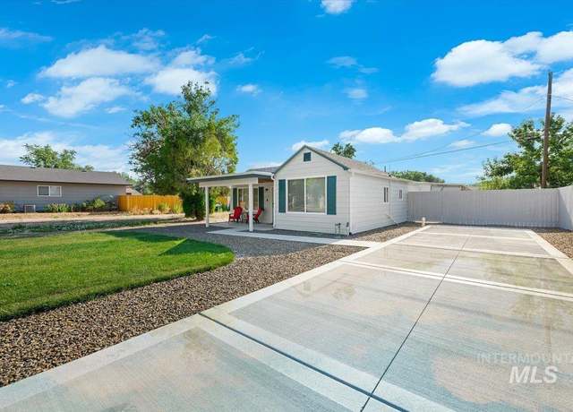 Property at 2222 S Atlantic St, Boise, ID 83705, 2 beds, 2 baths