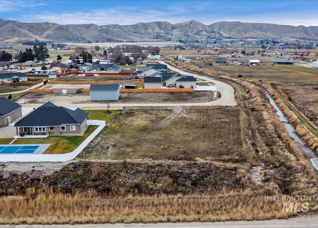 Property at 2264 Shoshone Ln, Emmett, ID 83642