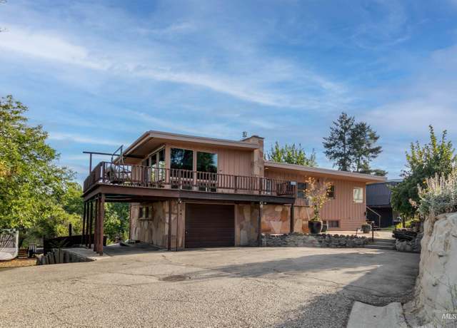 Property at 200 W Horizon Dr, Boise, ID 83702, 3 beds, 2 baths