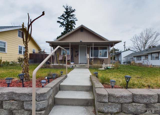 Property at 729 4th St, Clarkston, WA 99403, 3 beds, 1 bath