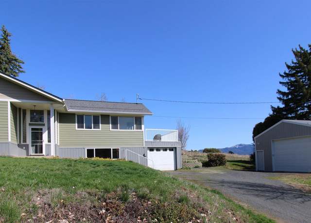 Property at 1200 Lundquist Ln, Moscow, ID 83843, 4 beds, 2 baths