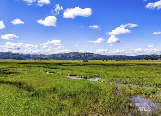 Property at 17 Gray Ln, Cascade, ID 83611