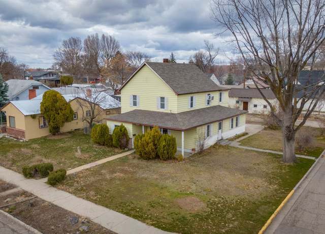 Property at 424 E 3 Rd, Emmett, ID 83617, 5 beds, 2 baths