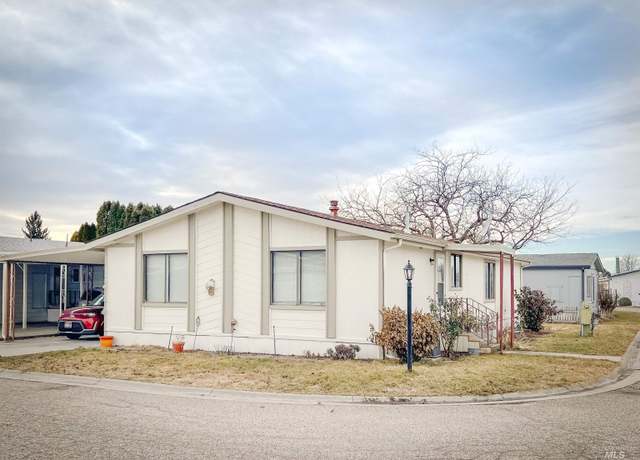 Property at 3497 N Dalton Ln, Boise, ID 83704, 3 beds, 2 baths