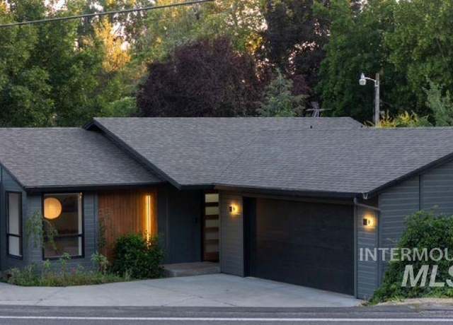 Property at 3901 W Hill Rd, Boise, ID 83703, 2 beds, 2 baths