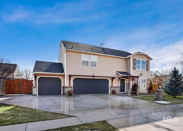 Property at 8207 E Shallon Dr, Nampa, ID 83687, 4 beds, 2.5 baths