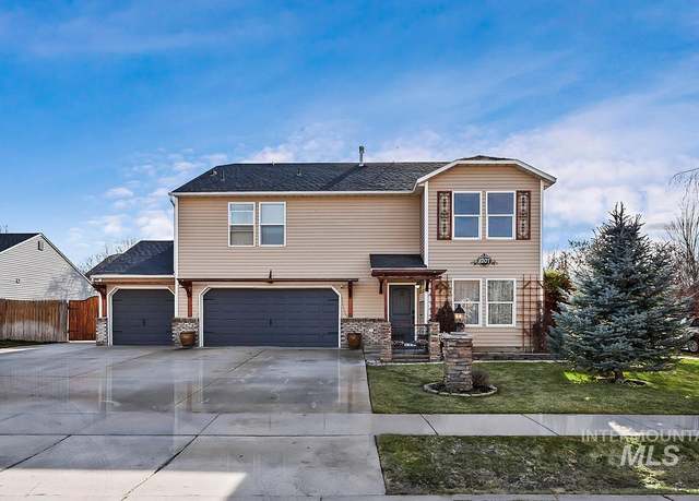 Property at 8207 E Shallon Dr, Nampa, ID 83687, 4 beds, 2.5 baths