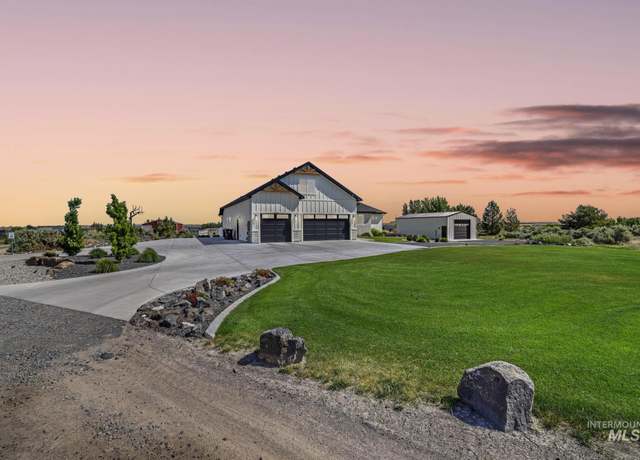 Property at 4064 China Ridge Dr, Kimberly, ID 83341, 4 beds, 2.5 baths