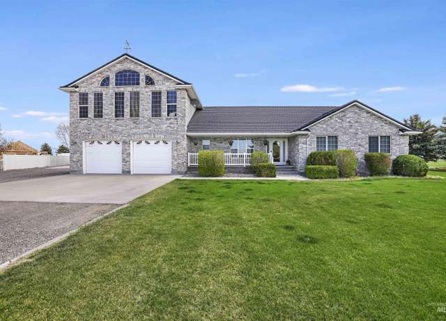 Property at 481 S 50 E, Burley, ID 83318, 4 beds, 2.5 baths