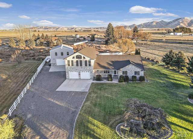 Property at 481 S 50 E, Burley, ID 83318, 4 beds, 2.5 baths