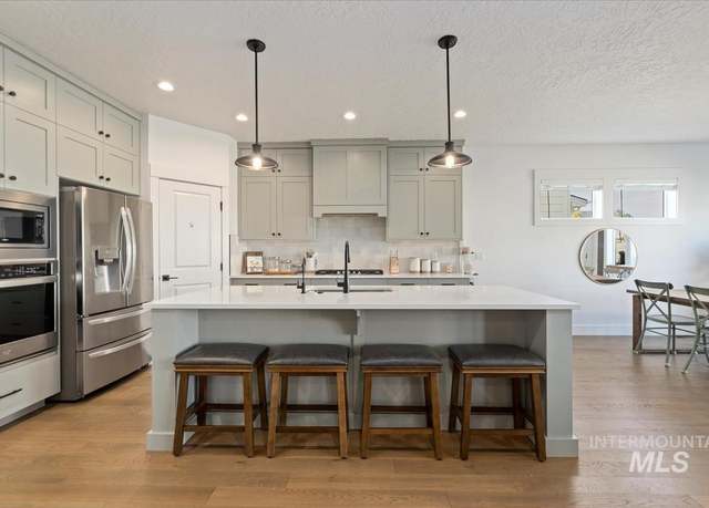 Property at 12159 S Red Shouldered Hawk Ln, Nampa, ID 83686, 5 beds, 3 baths