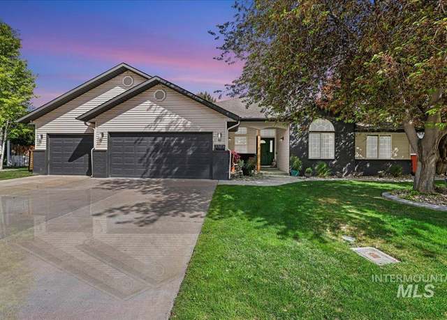 Property at 2315 Hillcrest Dr, Twin Falls, ID 83301, 3 beds, 2 baths