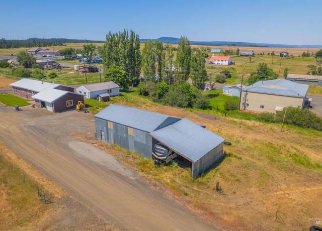 Property at 908 Pine St, Anatone, WA 99401, 3 beds, 2 baths