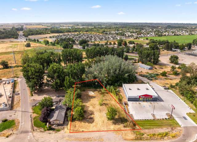 Property at 618 E Main St, Middleton, ID 83644