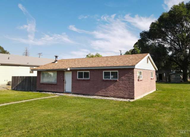 Property at 1840 17th St, Heyburn, ID 83336, 3 beds, 1 bath