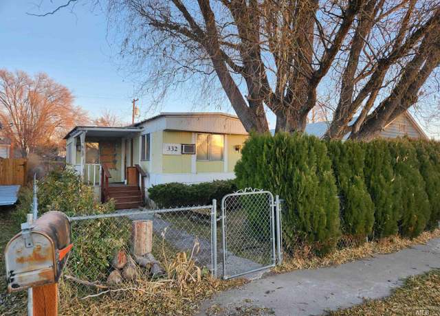 Property at 332 Montana St, Gooding, ID 83330, 2 beds, 2 baths