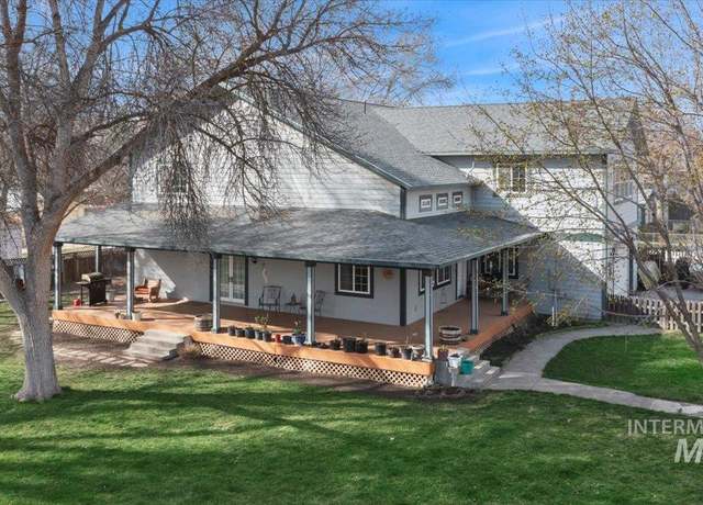 Property at 219 Lincoln Ave, Emmett, ID 83617, 4 beds, 2.5 baths