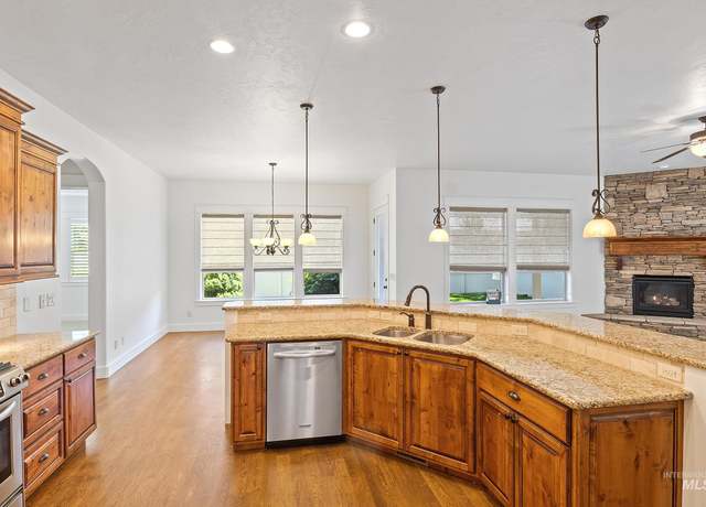Property at 2956 NW 11th Ave, Meridian, ID 83646, 3 beds, 2 baths