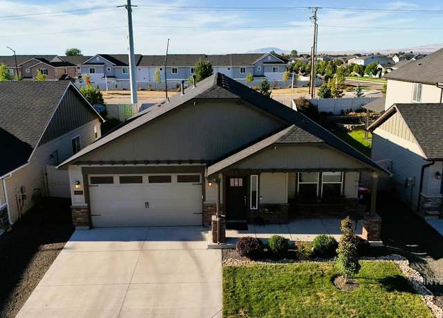 Property at 6182 W Los Flores Dr, Meridian, ID 83646, 3 beds, 2 baths