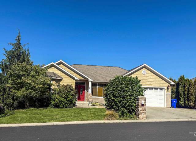 Property at 203 Reservoir Dr, Lewiston, ID 83501, 4 beds, 3 baths