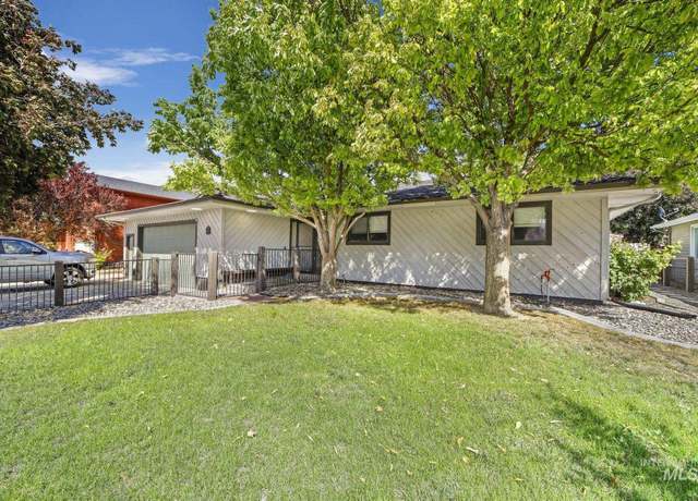 Property at 790 Academic Dr, Twin Falls, ID 83301, 3 beds, 2 baths