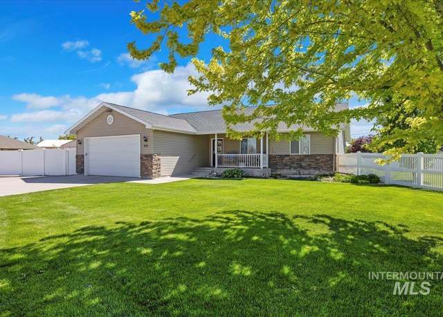 Property at 891 N Pointe Dr, Twin Falls, ID 83301-3286, 5 beds, 3 baths