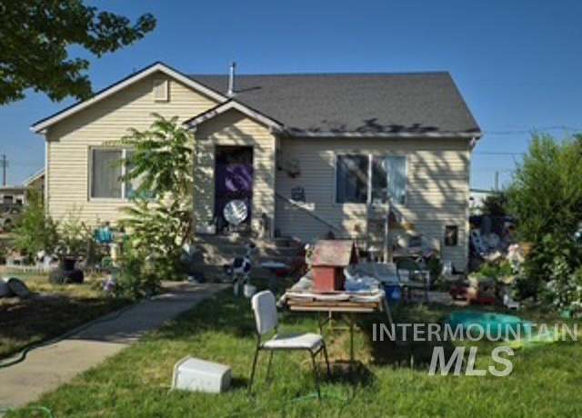 Property at 504 E Grove Ave, Parma, ID 83660, 3 beds, 1 bath