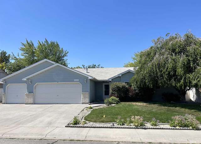 Property at 1265 Eric Ct, Mountain Home, ID 83647, 2 beds, 2 baths