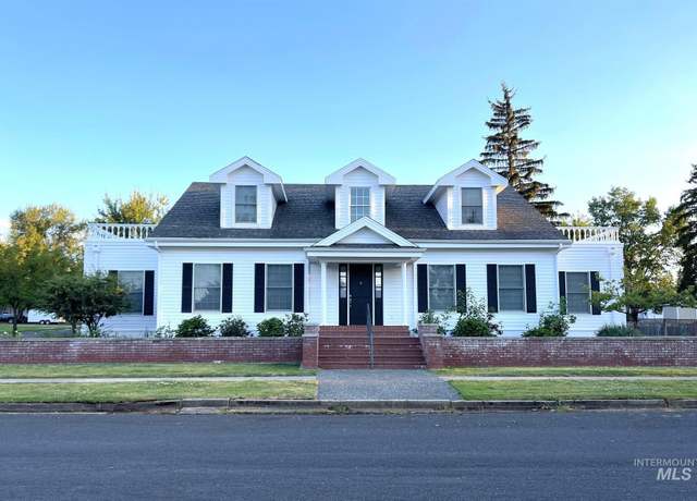 Property at 404 S Hall St, Grangeville, ID 83530, 4 beds, 3.5 baths
