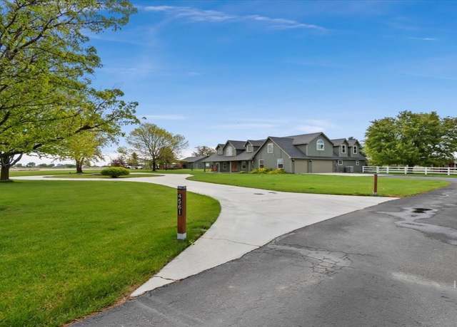 Property at 4561 E Deer Flat Rd, Kuna, ID 83634, 4 beds, 3 baths