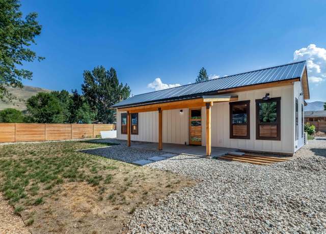 Property at 119 Locust, Horseshoe Bend, ID 83629, 2 beds, 1 bath