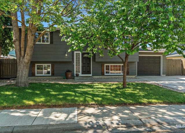 Property at 8425 W Canterbury Dr, Boise, ID 83704, 4 beds, 2 baths