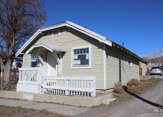 Property at 340 E 1st St, Huntington, OR 97907, 2 beds, 1 bath