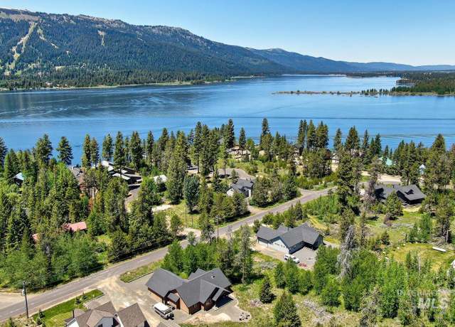 Property at 252 Day Star Ln, Donnelly, ID 83615, 4 beds, 3 baths