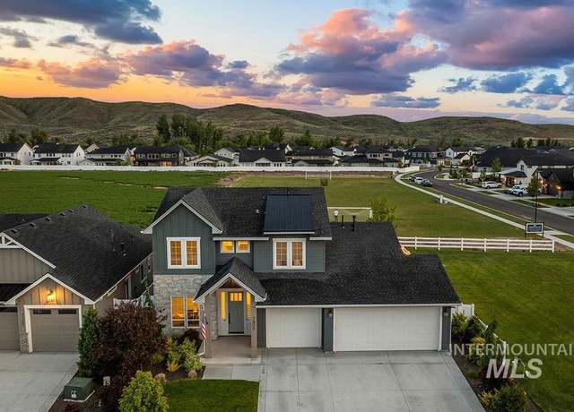 Property at 7805 W Cardinal Dr, Boise, ID 83714, 4 beds, 2.5 baths