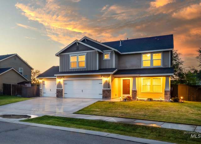 Property at 12476 W Kempshire Ct, Star, ID 83669, 5 beds, 2.5 baths