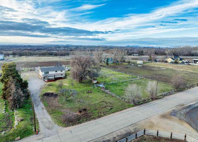 Property at 10947 Iowa Ave, Payette, ID 83661, 5 beds, 3 baths