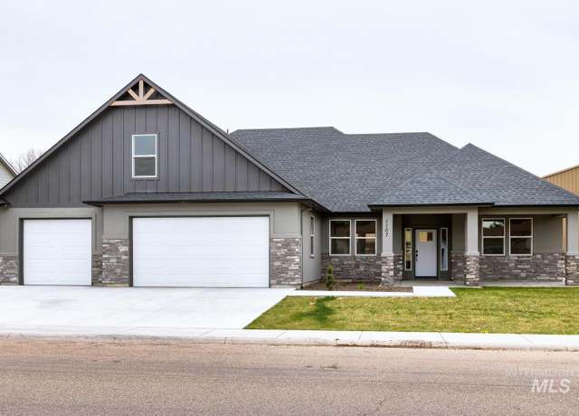Property at 1107 W Blaine Ave, Nampa, ID 83651, 4 beds, 3 baths